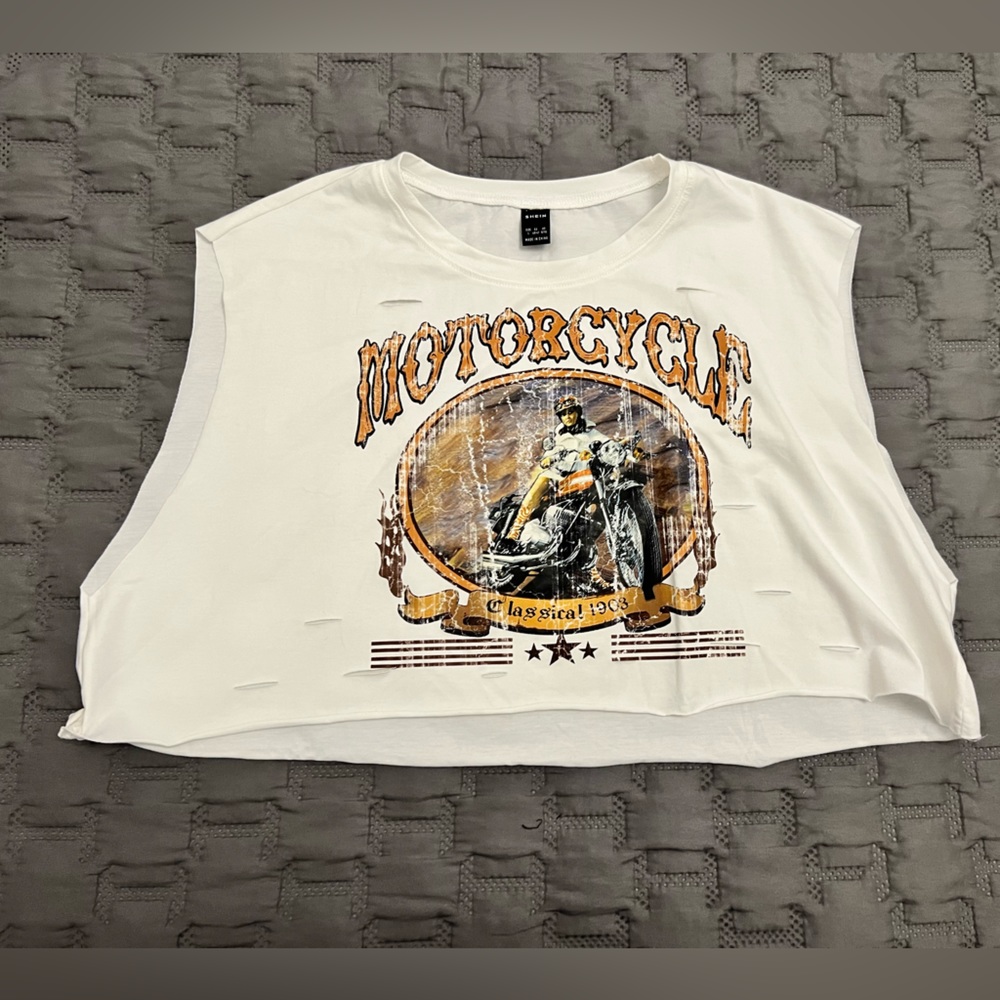 Graphic t crop top